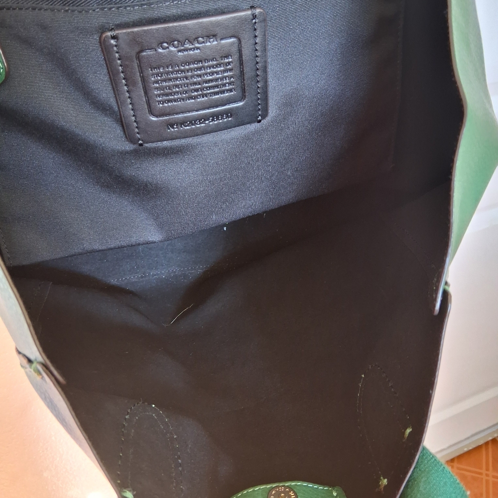 Coach Dark Green Leather Tote with Gold Tag - Picture 13 of 14